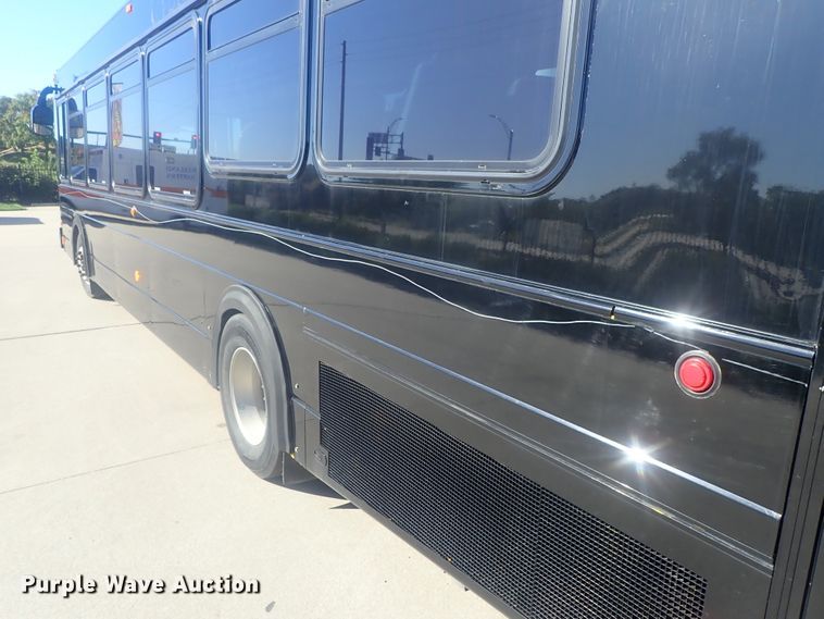 image for item DE0828 2006 Optima LFB-34  coach bus