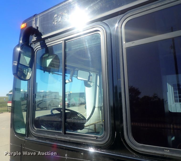 image for item DE0828 2006 Optima LFB-34  coach bus