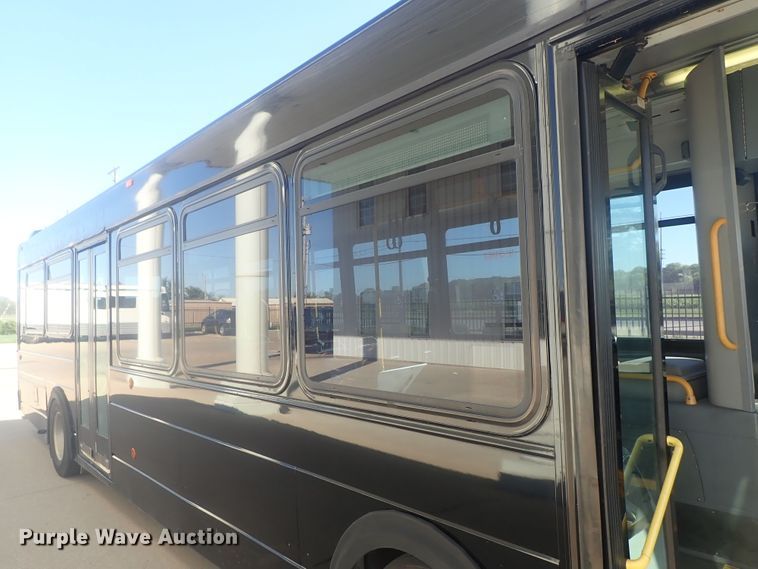 image for item DE0828 2006 Optima LFB-34  coach bus