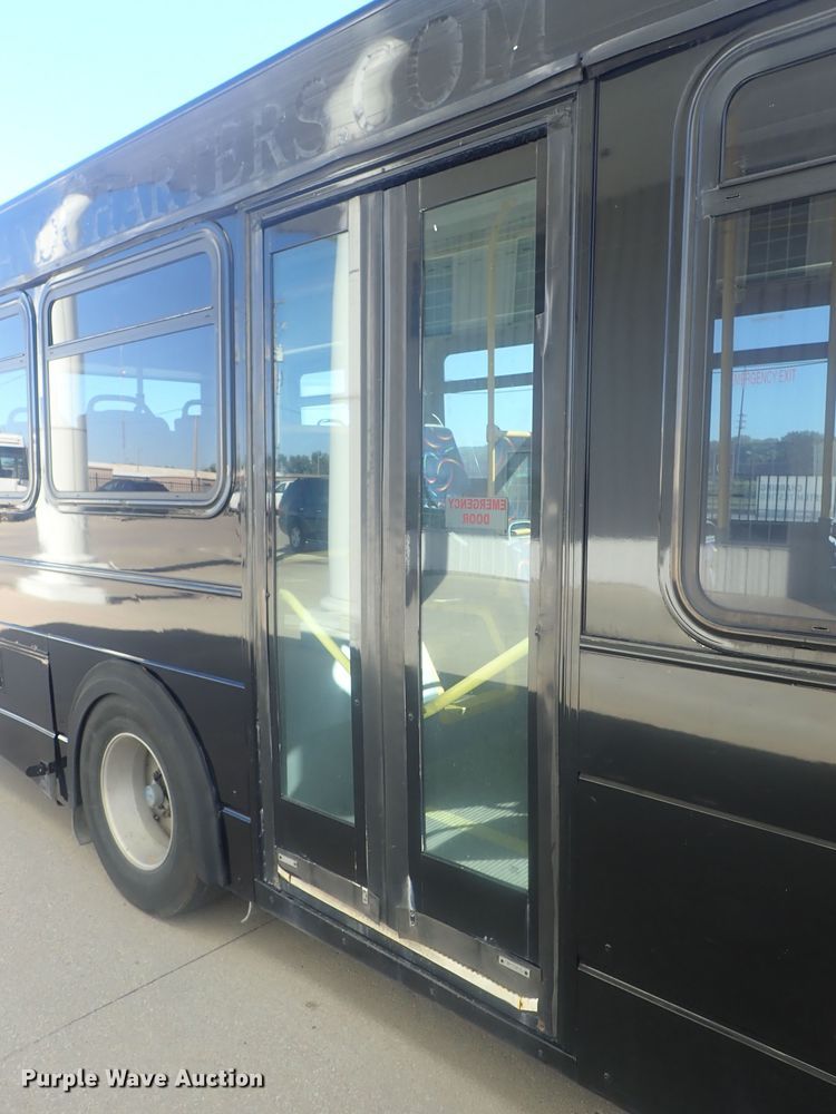 image for item DE0828 2006 Optima LFB-34  coach bus