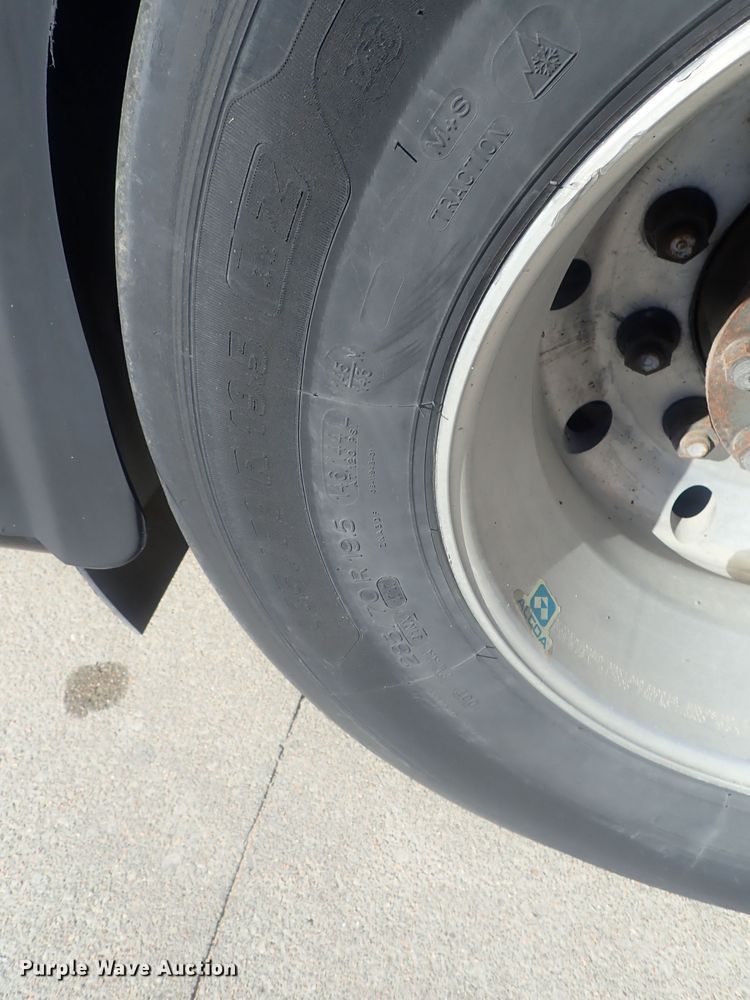 image for item DE0828 2006 Optima LFB-34  coach bus