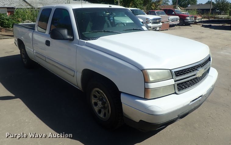 image for item DE0839 2006 Chevrolet Silverado 1500  Ext. Cab pickup truck