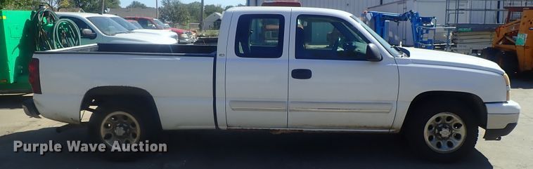 image for item DE0839 2006 Chevrolet Silverado 1500  Ext. Cab pickup truck