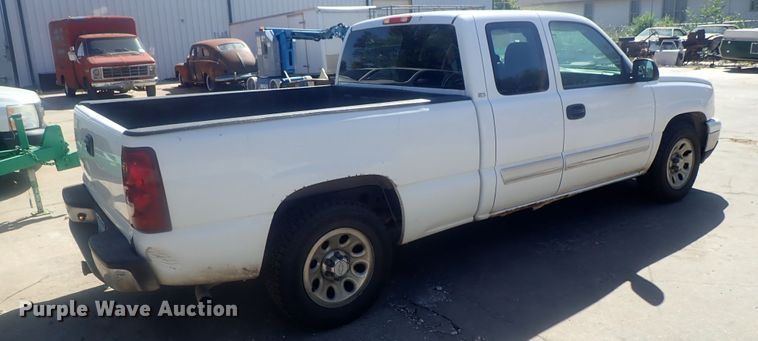 image for item DE0839 2006 Chevrolet Silverado 1500  Ext. Cab pickup truck