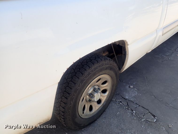 image for item DE0839 2006 Chevrolet Silverado 1500  Ext. Cab pickup truck
