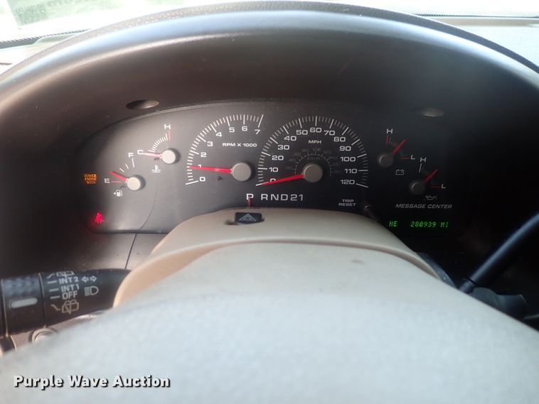 image for item DE0843 2003 Ford Expedition Eddie Bauer  SUV