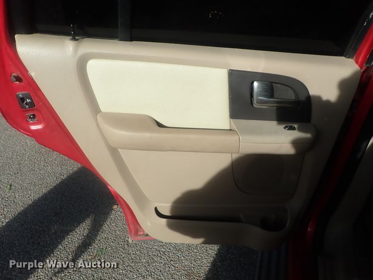 image for item DE0843 2003 Ford Expedition Eddie Bauer  SUV