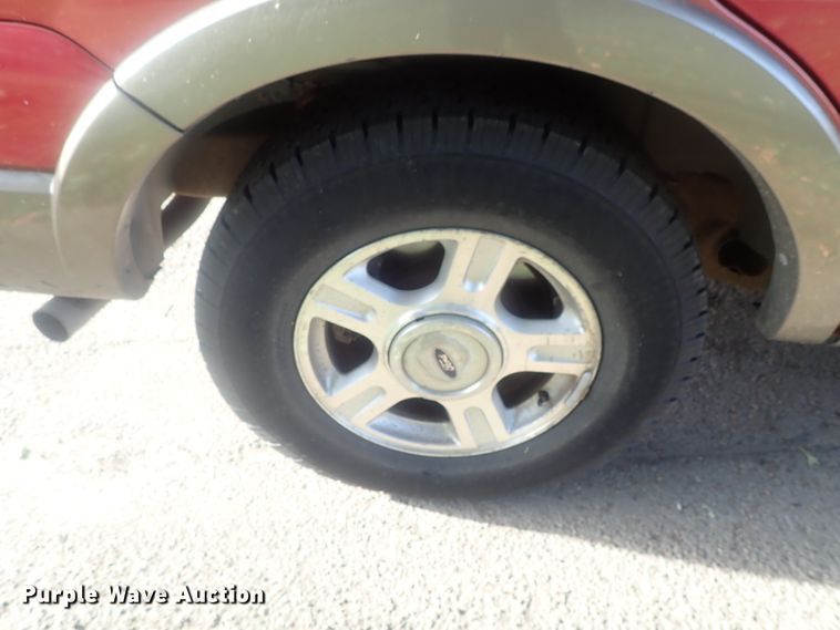 image for item DE0843 2003 Ford Expedition Eddie Bauer  SUV