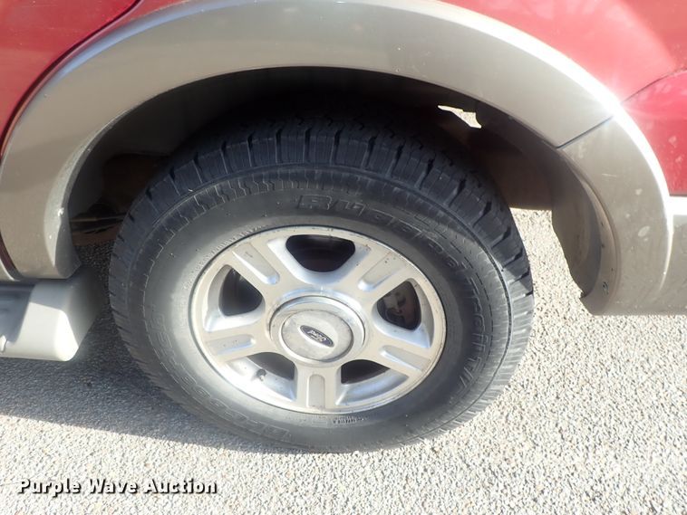 image for item DE0843 2003 Ford Expedition Eddie Bauer  SUV