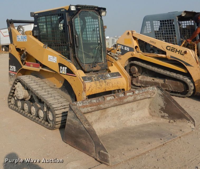 image for item DG4593 2004 Caterpillar 257B  tracked skid steer loader