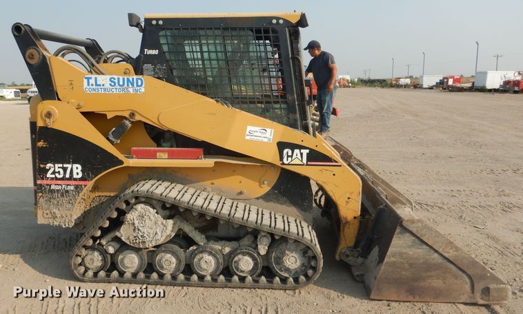 image for item DG4593 2004 Caterpillar 257B  tracked skid steer loader