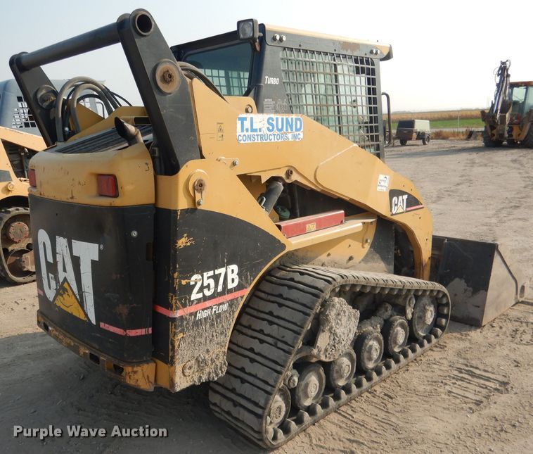 image for item DG4593 2004 Caterpillar 257B  tracked skid steer loader