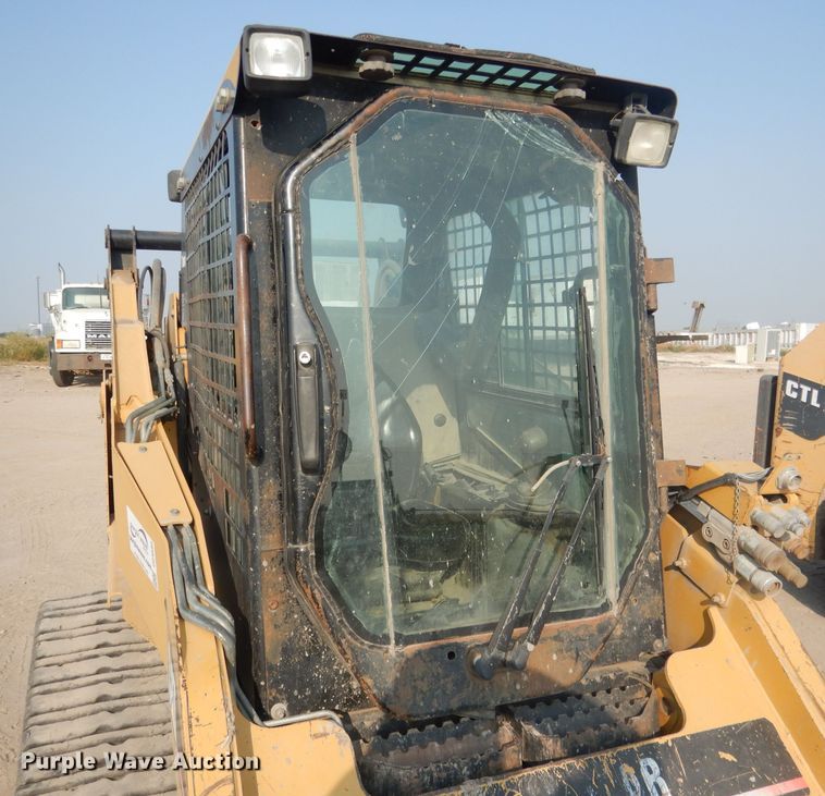 image for item DG4593 2004 Caterpillar 257B  tracked skid steer loader