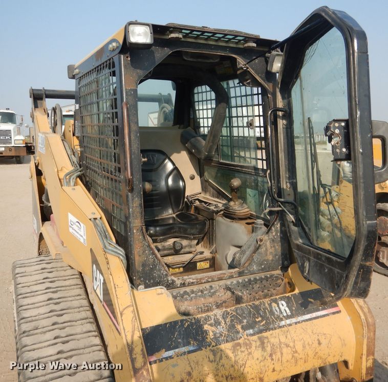 image for item DG4593 2004 Caterpillar 257B  tracked skid steer loader