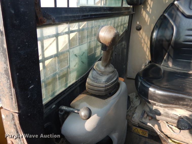 image for item DG4593 2004 Caterpillar 257B  tracked skid steer loader