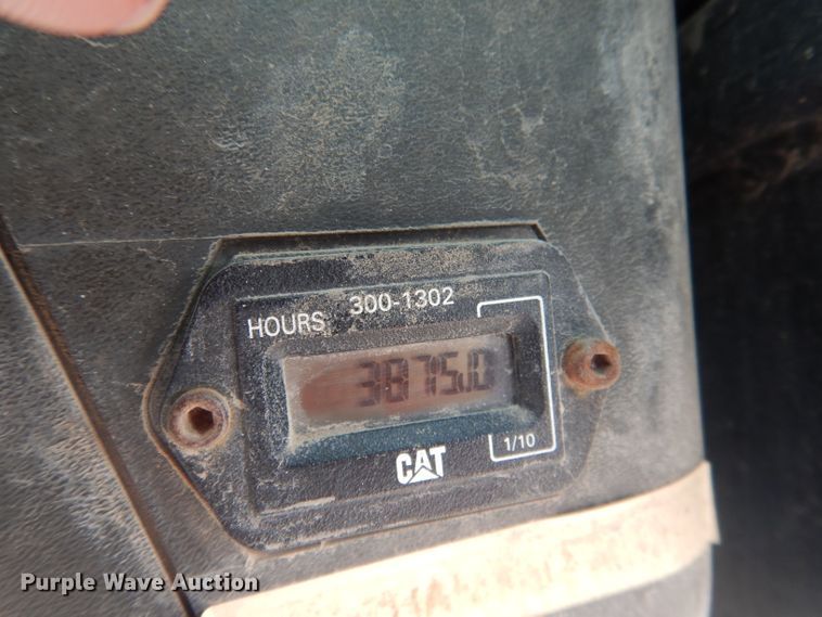 image for item DG4593 2004 Caterpillar 257B  tracked skid steer loader