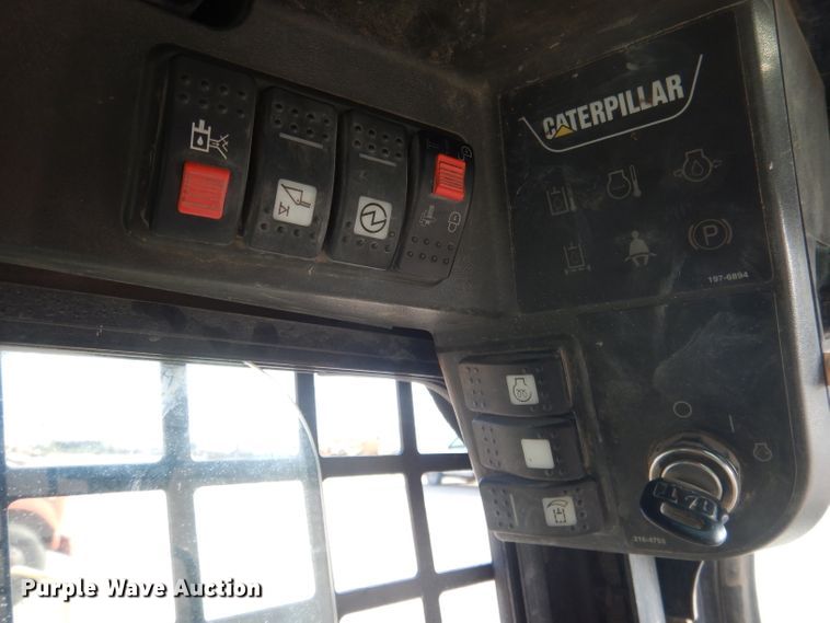 image for item DG4593 2004 Caterpillar 257B  tracked skid steer loader