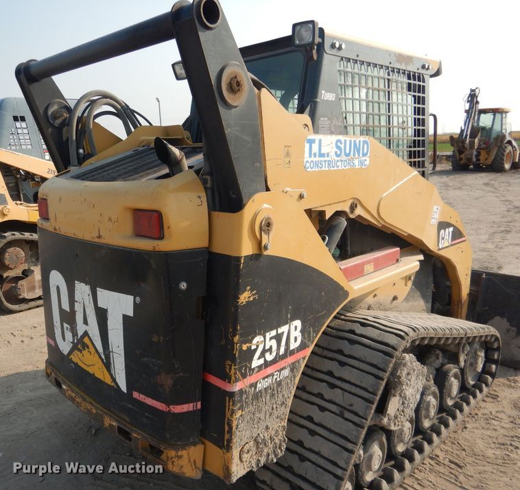 image for item DG4593 2004 Caterpillar 257B  tracked skid steer loader