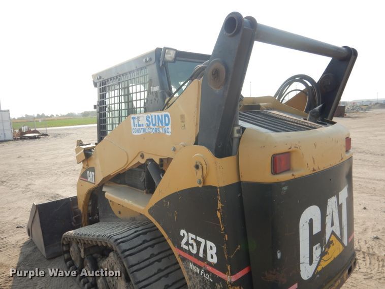 image for item DG4593 2004 Caterpillar 257B  tracked skid steer loader