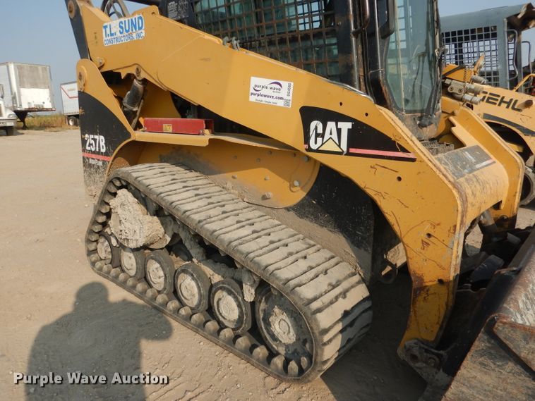 image for item DG4593 2004 Caterpillar 257B  tracked skid steer loader