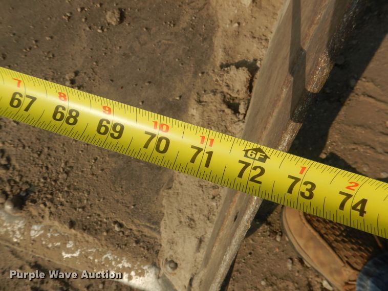 image for item DG4593 2004 Caterpillar 257B  tracked skid steer loader