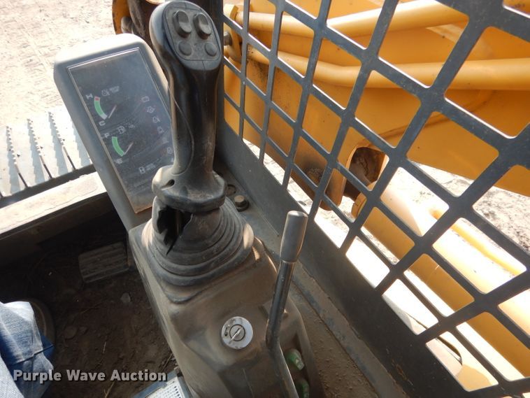 image for item DG4594 Gehl CTL65  tracked skid steer loader