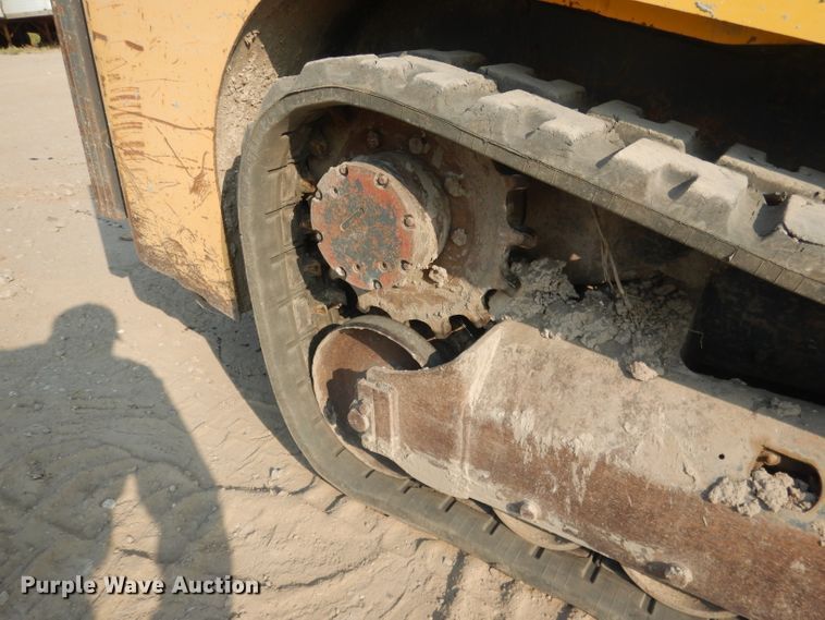 image for item DG4594 Gehl CTL65  tracked skid steer loader