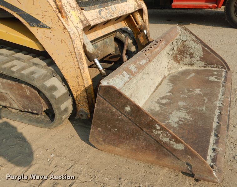 image for item DG4594 Gehl CTL65  tracked skid steer loader