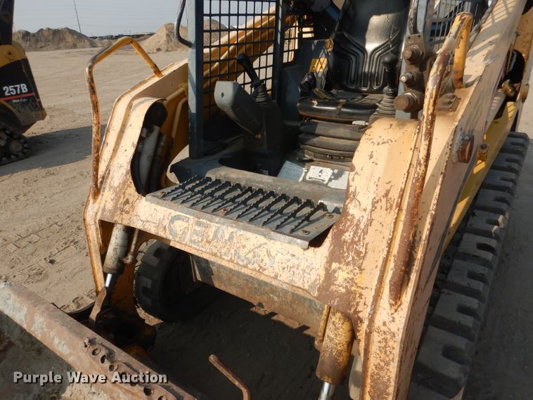 image for item DG4594 Gehl CTL65  tracked skid steer loader