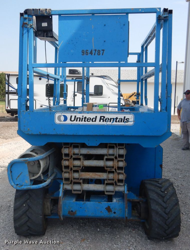 image for item DG4604 2007 Genie GS2668RT  scissor lift