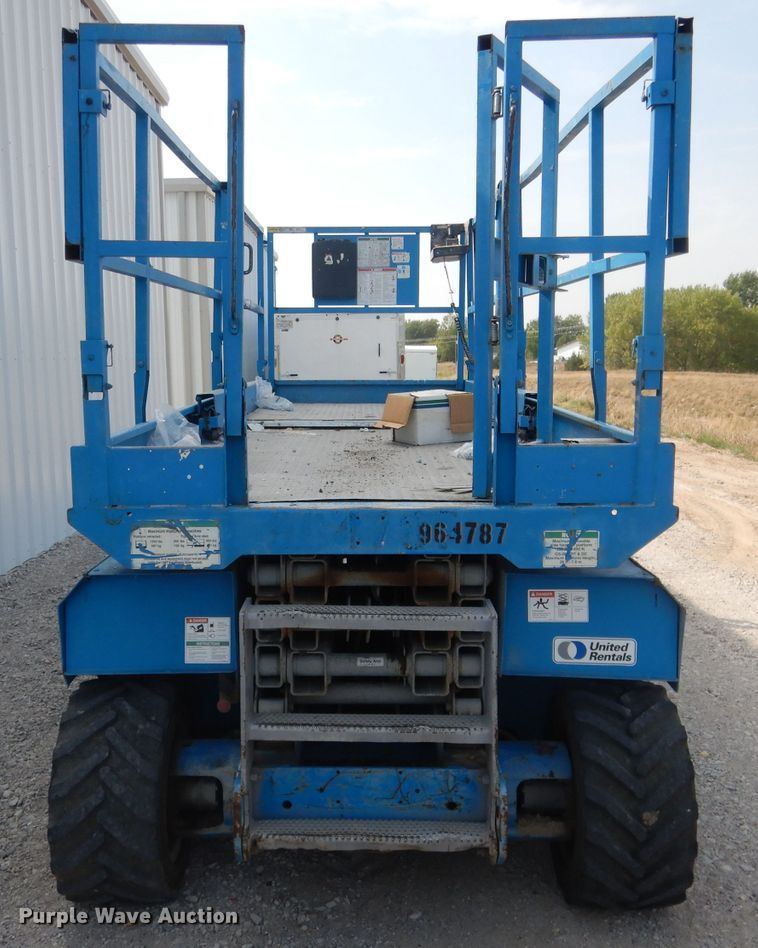 image for item DG4604 2007 Genie GS2668RT  scissor lift