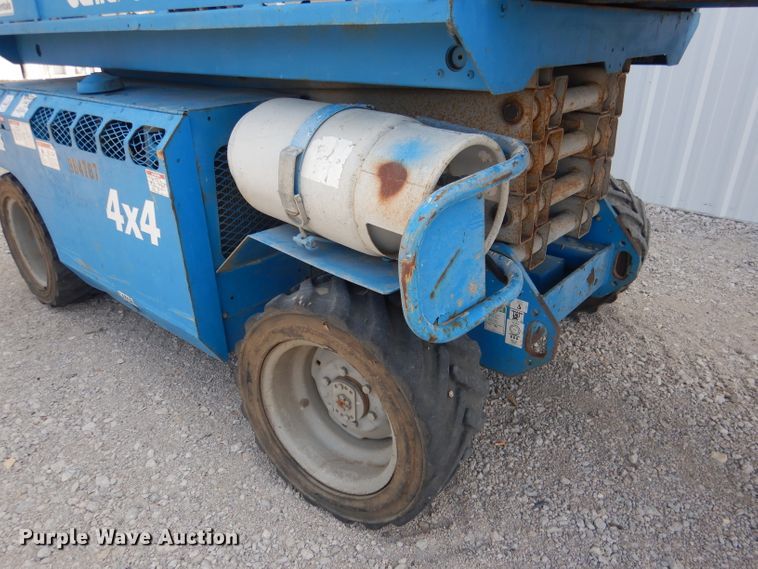 image for item DG4604 2007 Genie GS2668RT  scissor lift