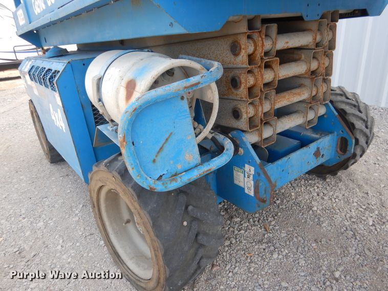 image for item DG4604 2007 Genie GS2668RT  scissor lift