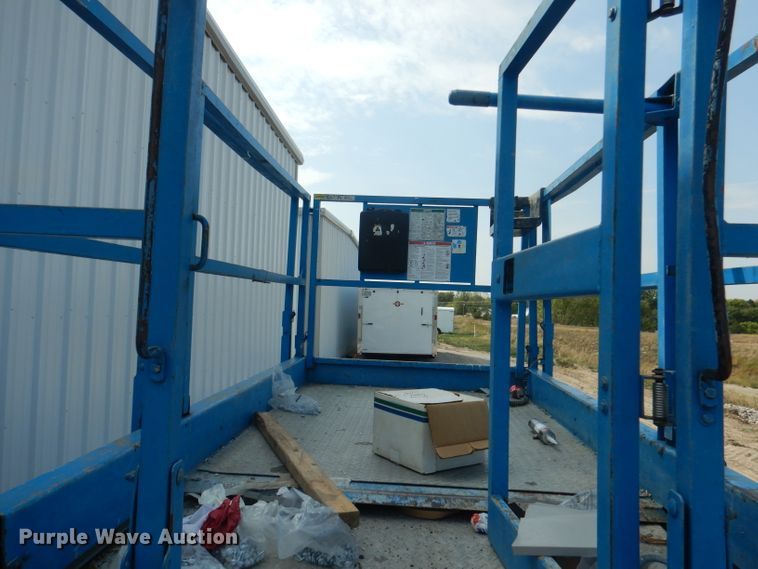 image for item DG4604 2007 Genie GS2668RT  scissor lift