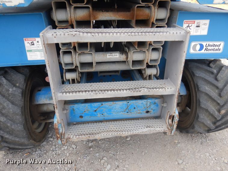 image for item DG4604 2007 Genie GS2668RT  scissor lift