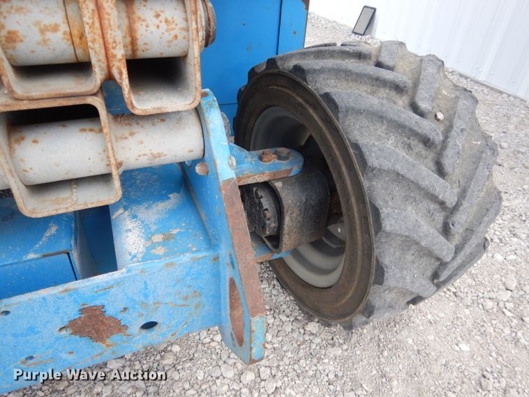 image for item DG4604 2007 Genie GS2668RT  scissor lift