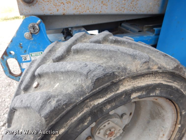 image for item DG4604 2007 Genie GS2668RT  scissor lift