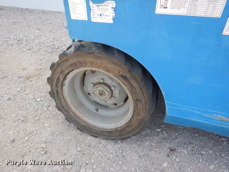 image for item DG4604 2007 Genie GS2668RT  scissor lift