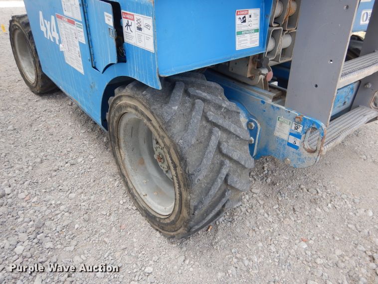 image for item DG4604 2007 Genie GS2668RT  scissor lift