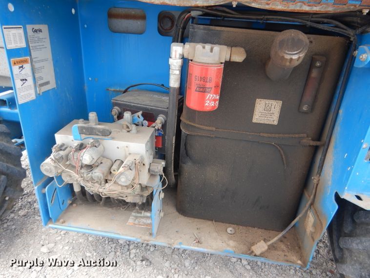 image for item DG4604 2007 Genie GS2668RT  scissor lift