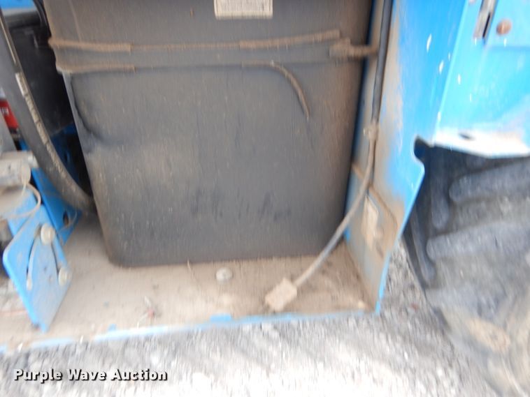 image for item DG4604 2007 Genie GS2668RT  scissor lift