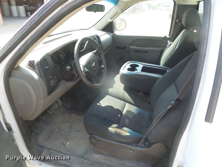 image for item DG8267 2013 Chevrolet Silverado 1500  pickup truck