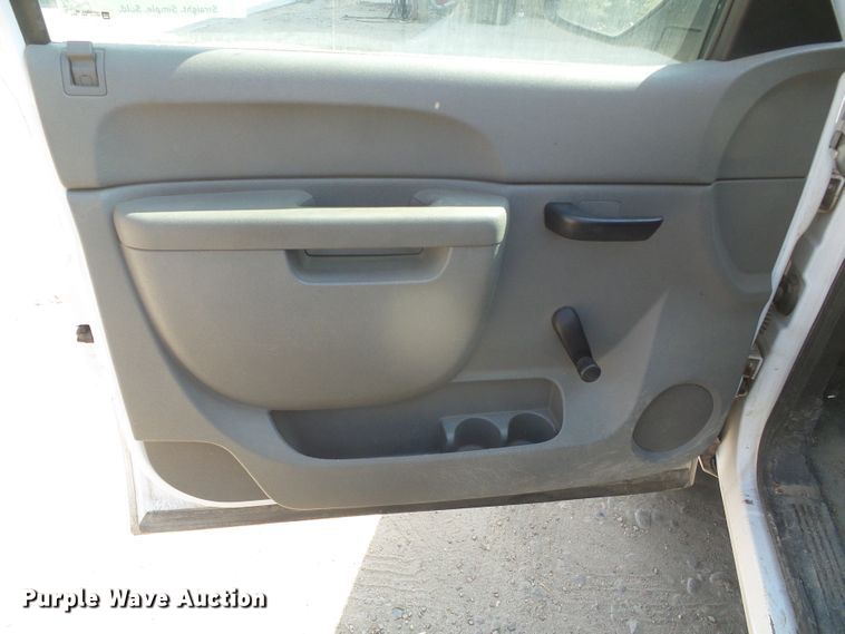 image for item DG8267 2013 Chevrolet Silverado 1500  pickup truck