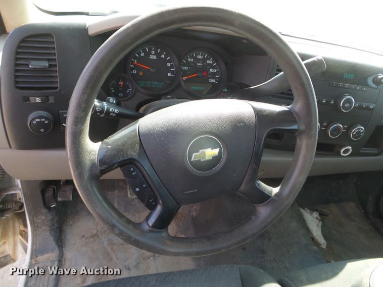 image for item DG8267 2013 Chevrolet Silverado 1500  pickup truck