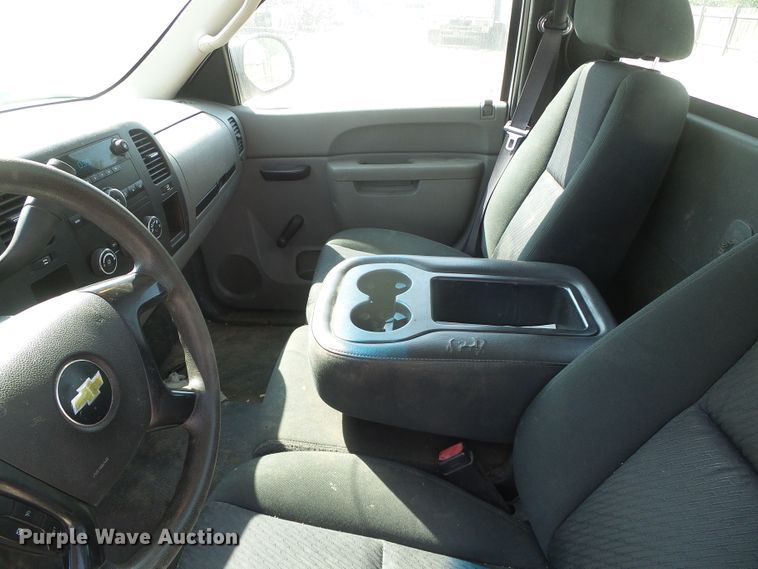 image for item DG8267 2013 Chevrolet Silverado 1500  pickup truck