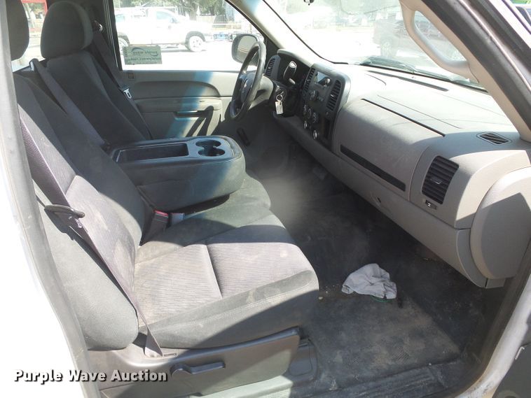 image for item DG8267 2013 Chevrolet Silverado 1500  pickup truck