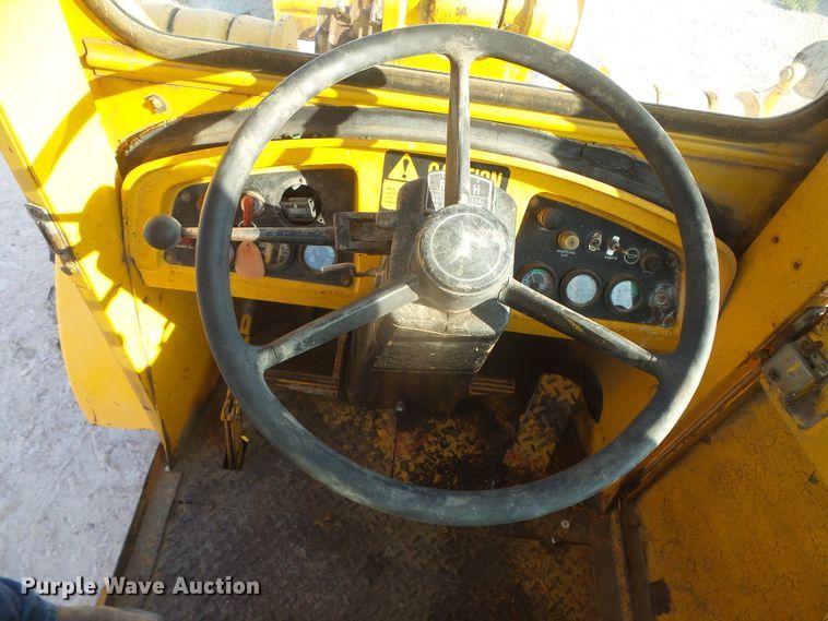 image for item DG8306 1976 John Deere 544B  wheel loader