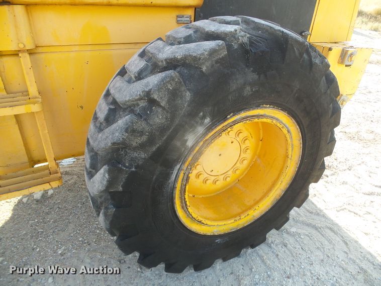 image for item DG8306 1976 John Deere 544B  wheel loader