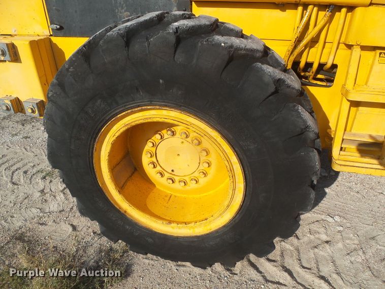 image for item DG8306 1976 John Deere 544B  wheel loader