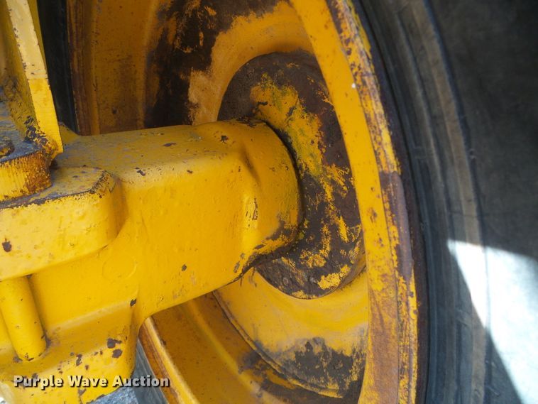 image for item DG8306 1976 John Deere 544B  wheel loader